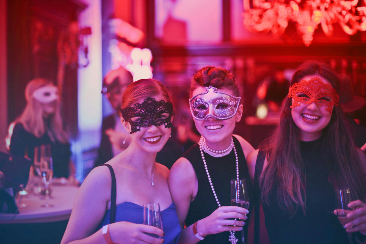 Der perfekte Partykeller: Mit welchen Disko- und Partylichtern den Raum optimal ausleuchten